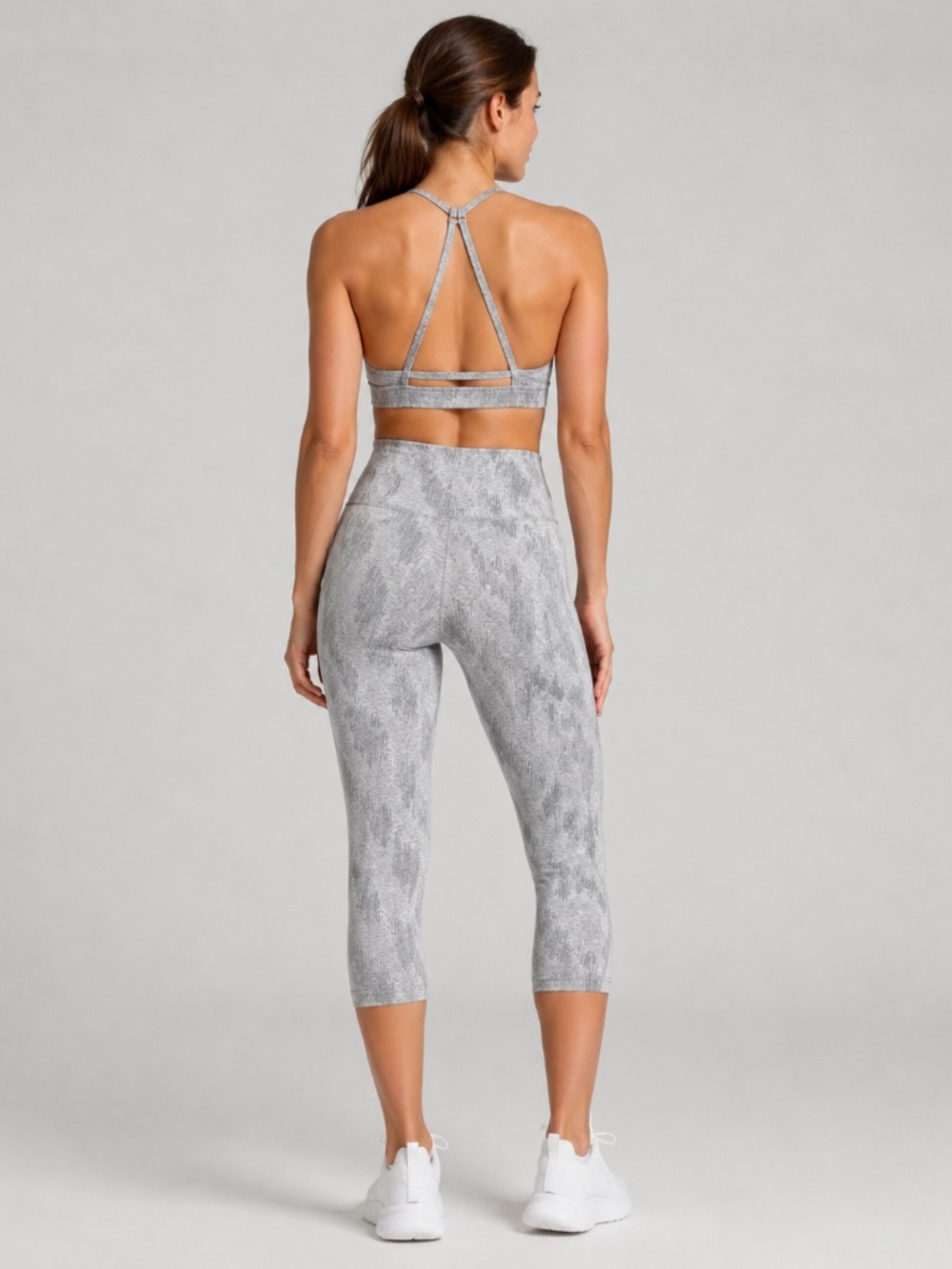 Athleta Gray Printed Strappy Sports Bra – Size‎ XL
